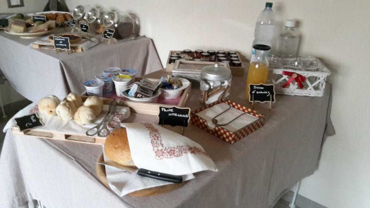 Sotto L'Ulivo Bed & Breakfast Mondavio Екстериор снимка
